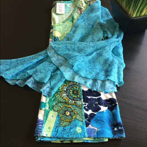 Bila petite TShirt style top with sheer sleeves - Picture 1 of 5